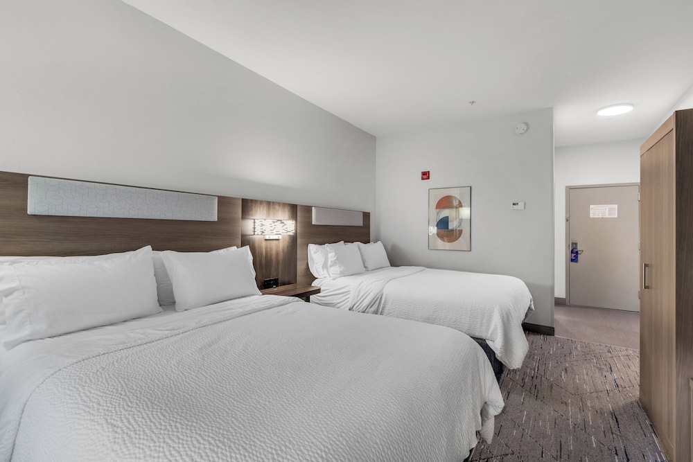 holiday inn express destin e commons mall area