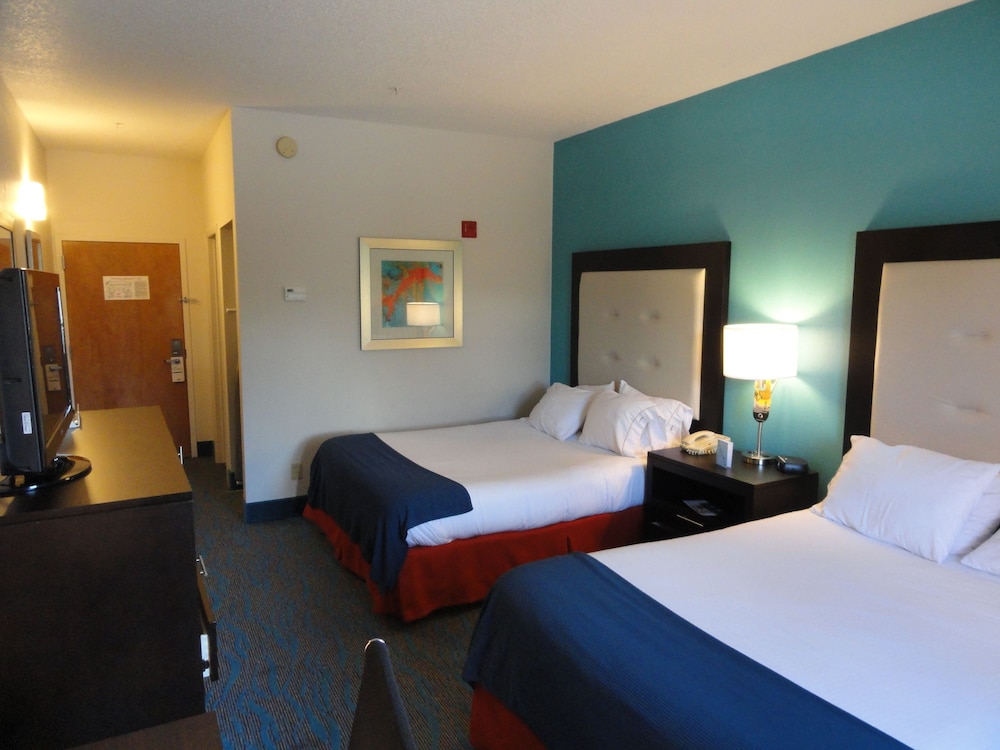 holiday inn express destin e commons mall area