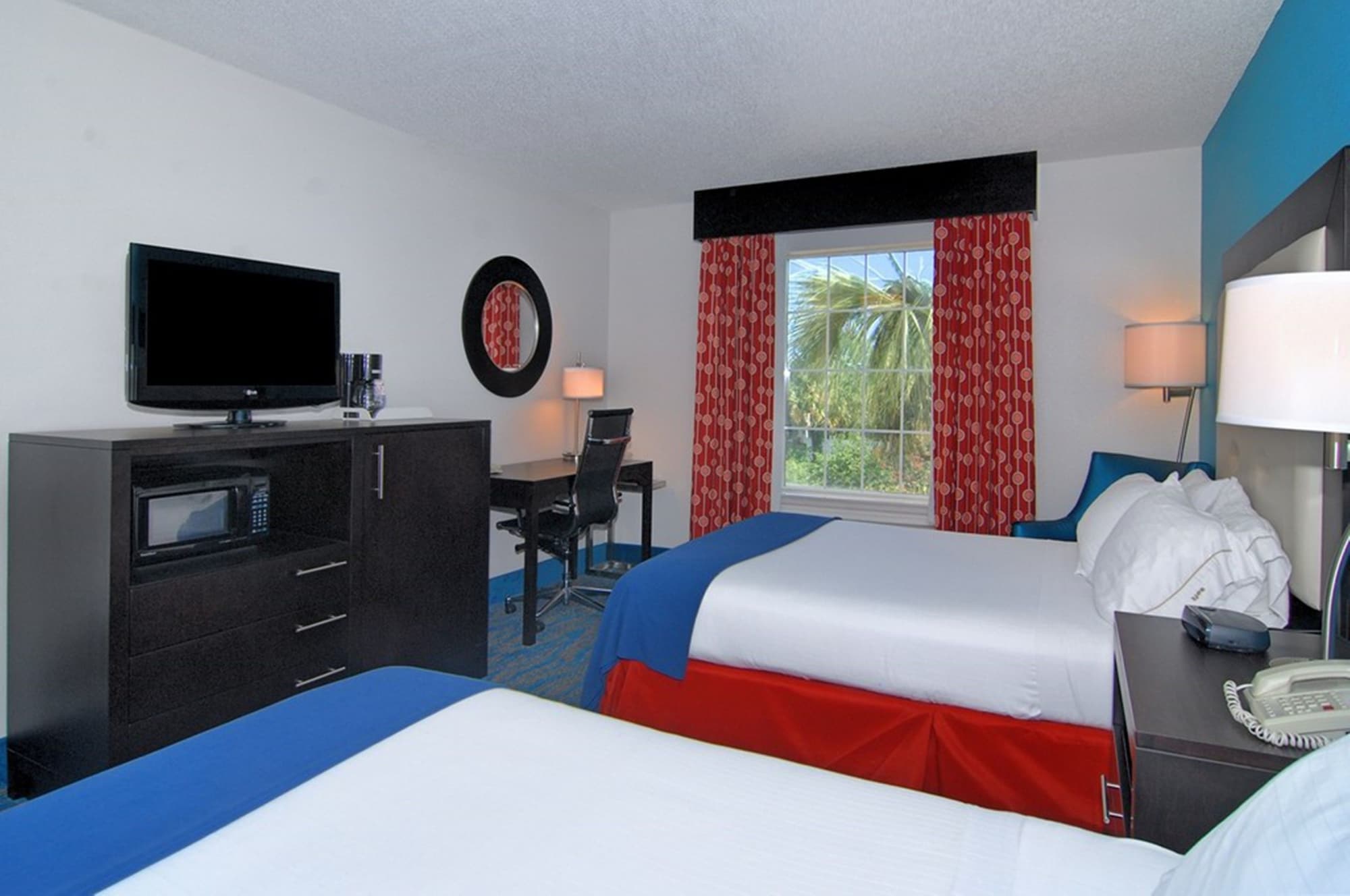 holiday inn express destin e commons mall area