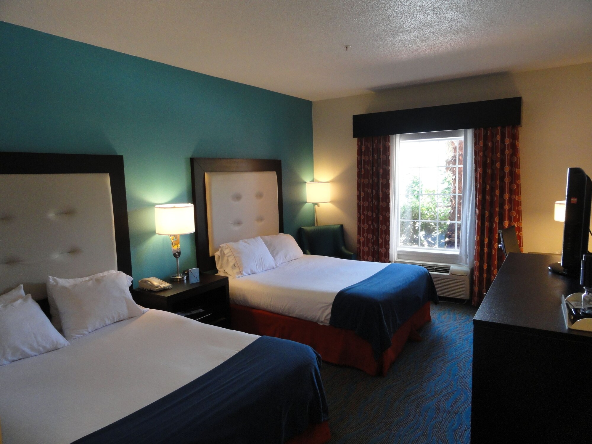 holiday inn express destin e commons mall area