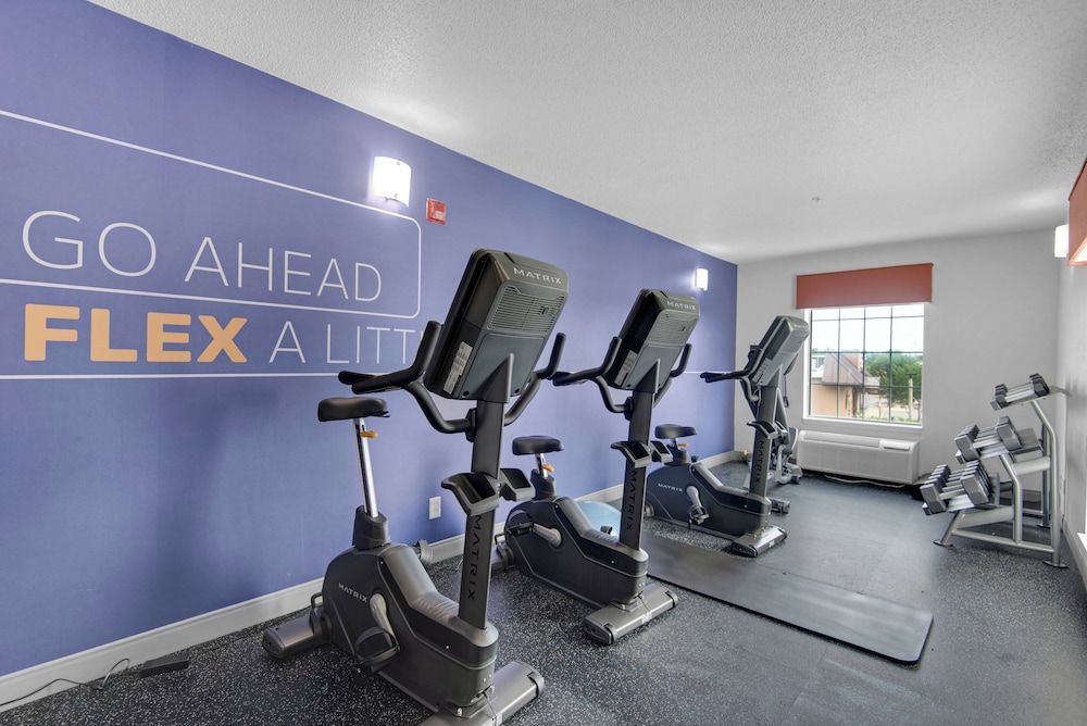 holiday inn express destin e commons mall area
