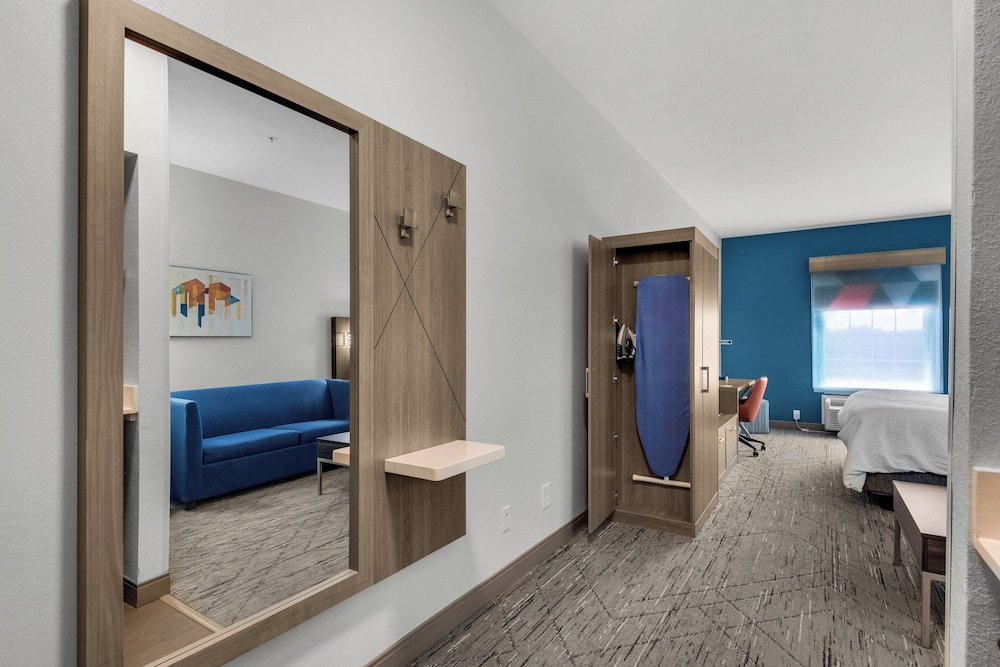 holiday inn express destin e commons mall area