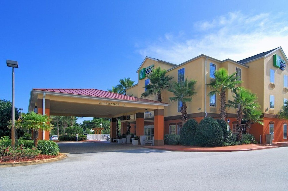 holiday inn express destin e commons mall area