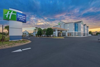 holiday inn express destin e commons mall area