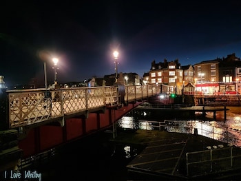whitby bridge luxury apartments