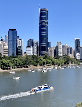 hamptons retreat on level 77 skytower