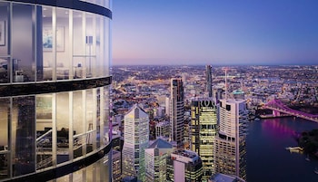 Hamptons Retreat On Level 77 Skytower,,0 star