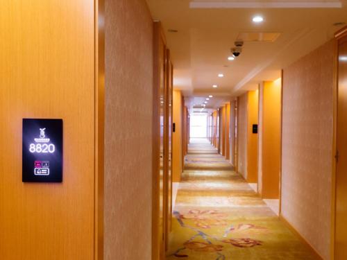 vienna pudong new area dishui lake university town