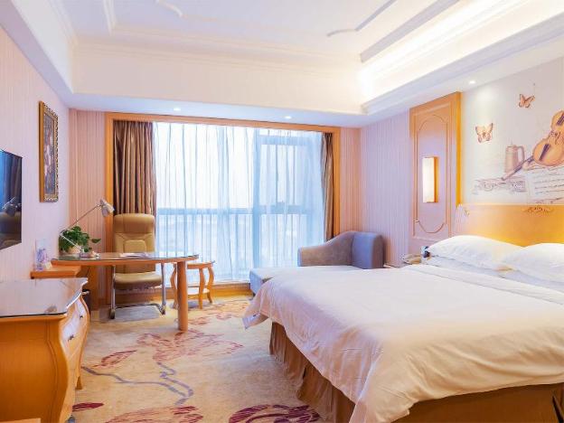 vienna pudong new area dishui lake university town