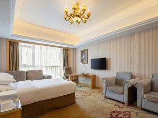 vienna pudong new area dishui lake university town