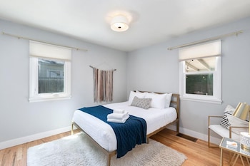 fun family friendly old town home w hot tub