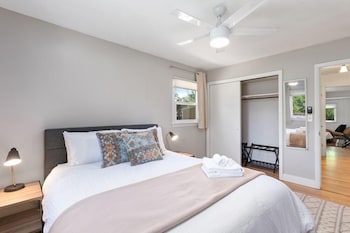 fun family friendly old town home w hot tub