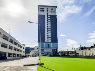 the excelsior hotel las pinas