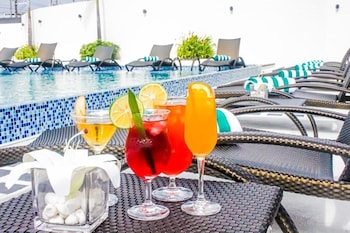 the excelsior hotel las pinas