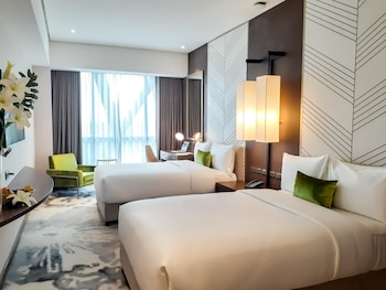 the excelsior hotel las pinas