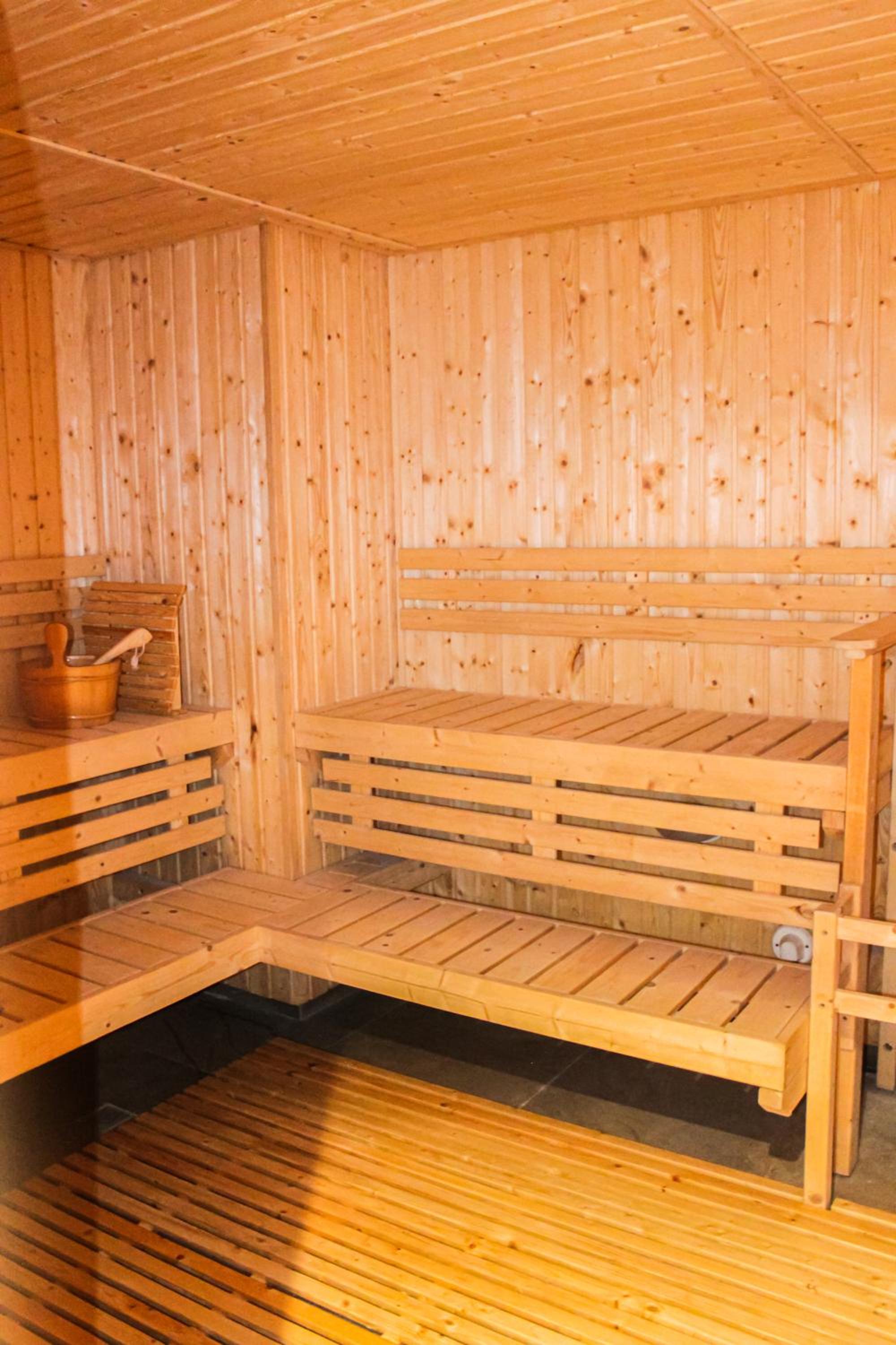 the excelsior hotel las pinas