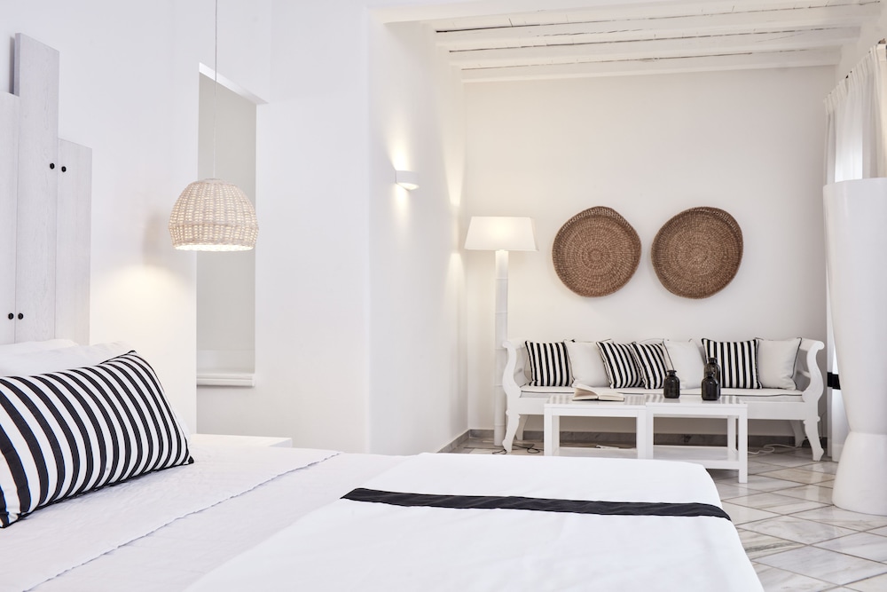 mr and mrs white paros