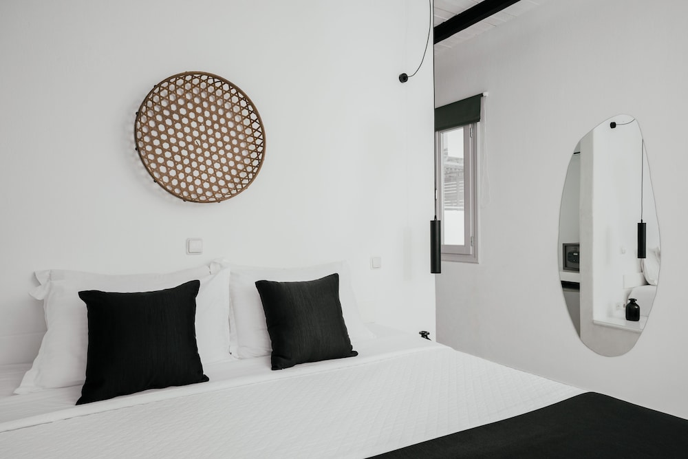 mr and mrs white paros