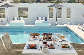 mr and mrs white paros