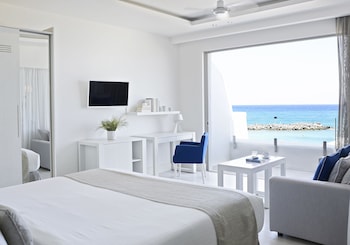 knossos beach kokkini hani