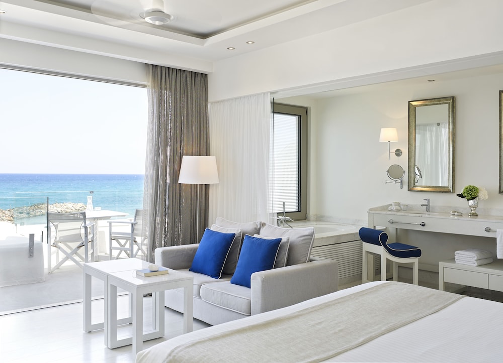 knossos beach kokkini hani