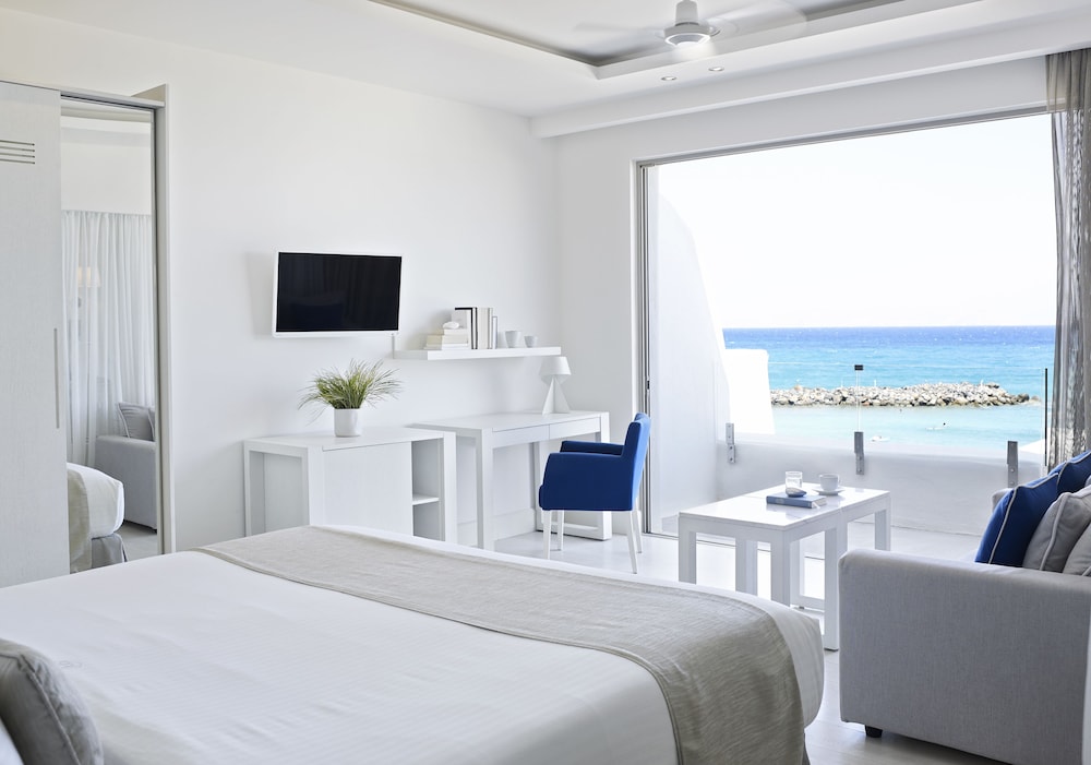 knossos beach kokkini hani