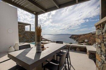 tinos