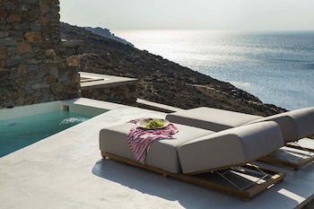 tinos