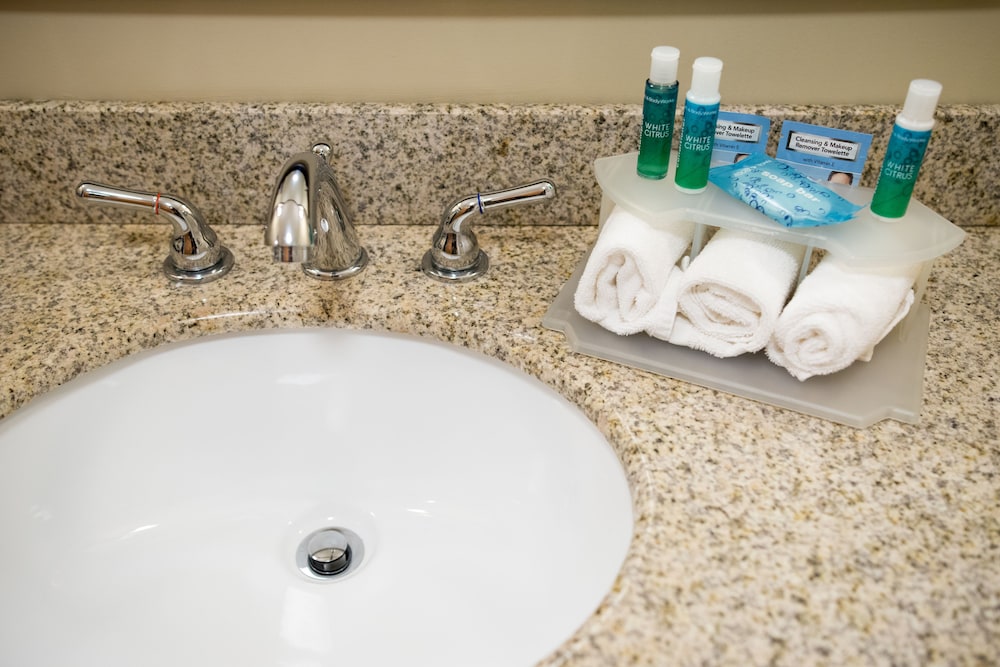 holiday inn express albert lea by ihg