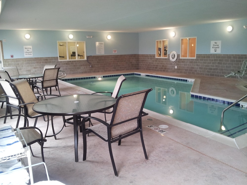 holiday inn express albert lea by ihg