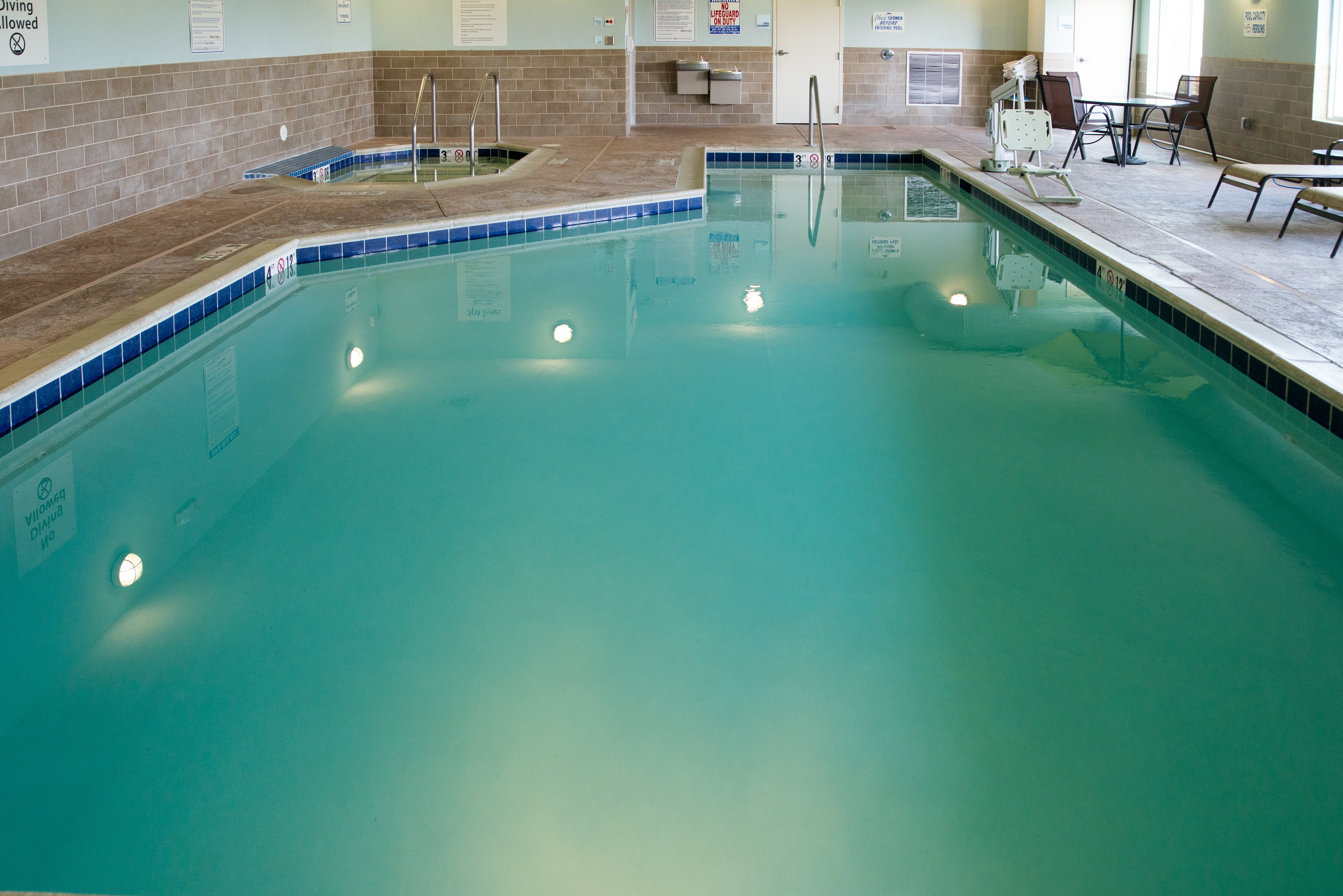 holiday inn express albert lea by ihg