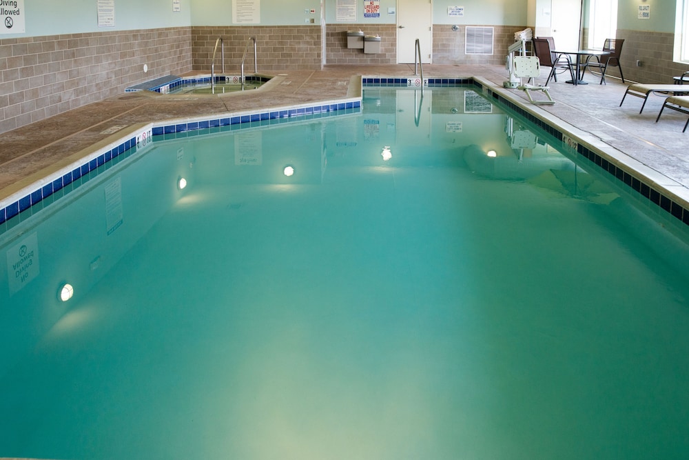 holiday inn express albert lea by ihg