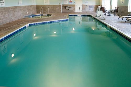 holiday inn express albert lea by ihg