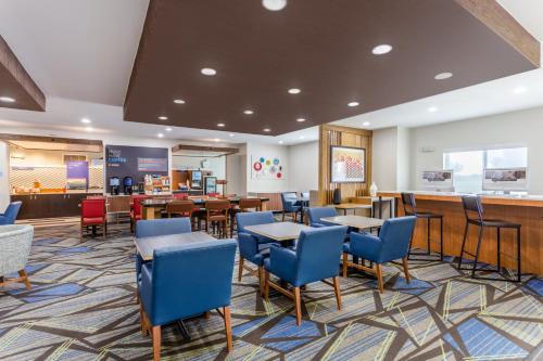 holiday inn express albert lea by ihg