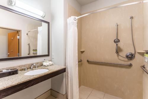 holiday inn express albert lea by ihg