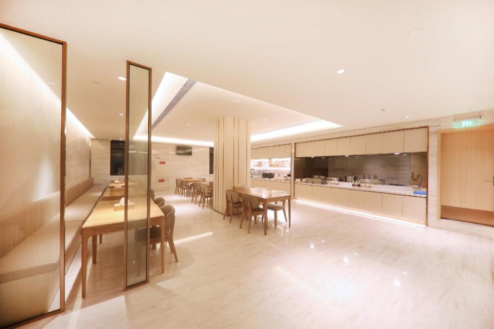 ji hotel lanzhou oriental red square