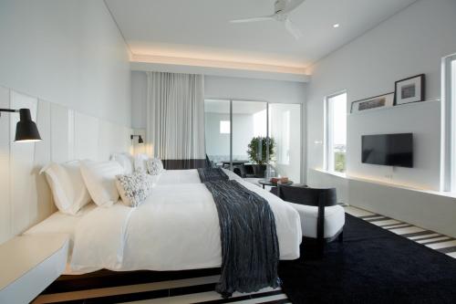 veranda pool suite