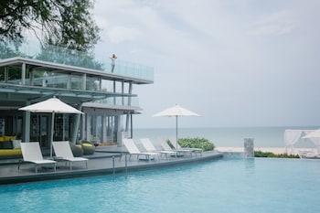 veranda pool suite
