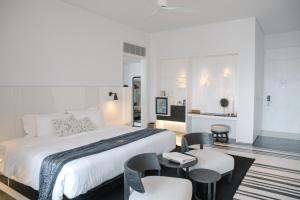 veranda pool suite