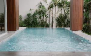 veranda pool suite