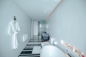 veranda pool suite