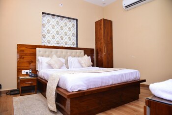 hotel signature villa