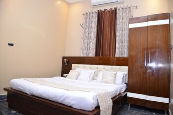 hotel signature villa