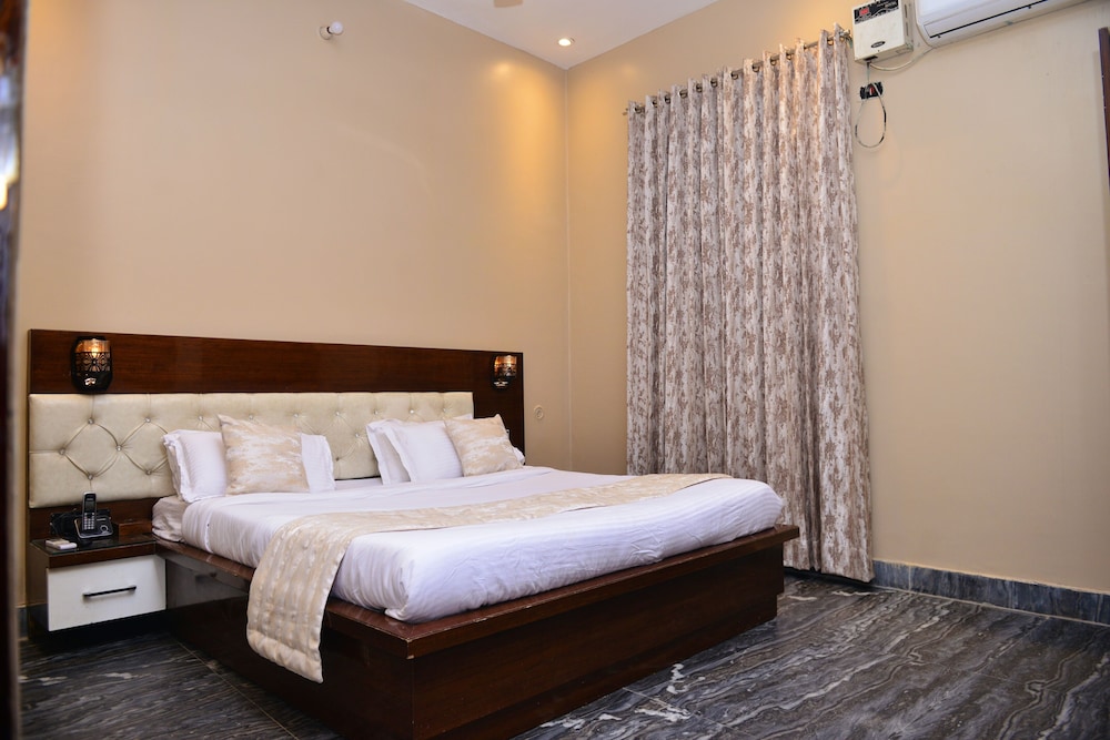 hotel signature villa