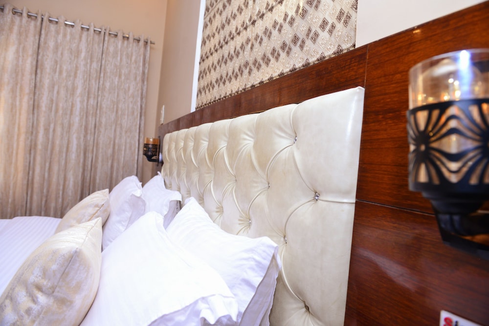 hotel signature villa