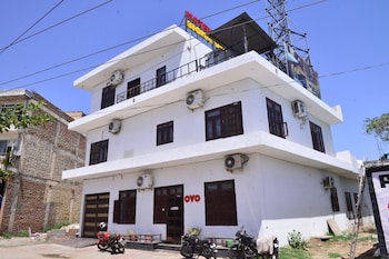 Hotel Signature Villa,,3 star