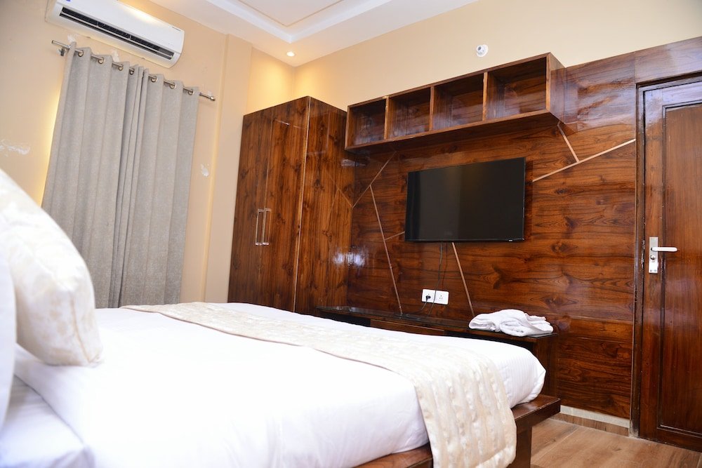 hotel signature villa