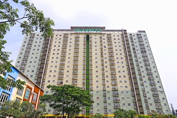 the suites metro apartment king property