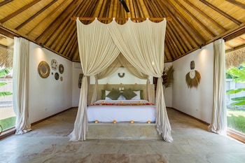 emocean beach boutique resort