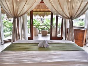 emocean beach boutique resort
